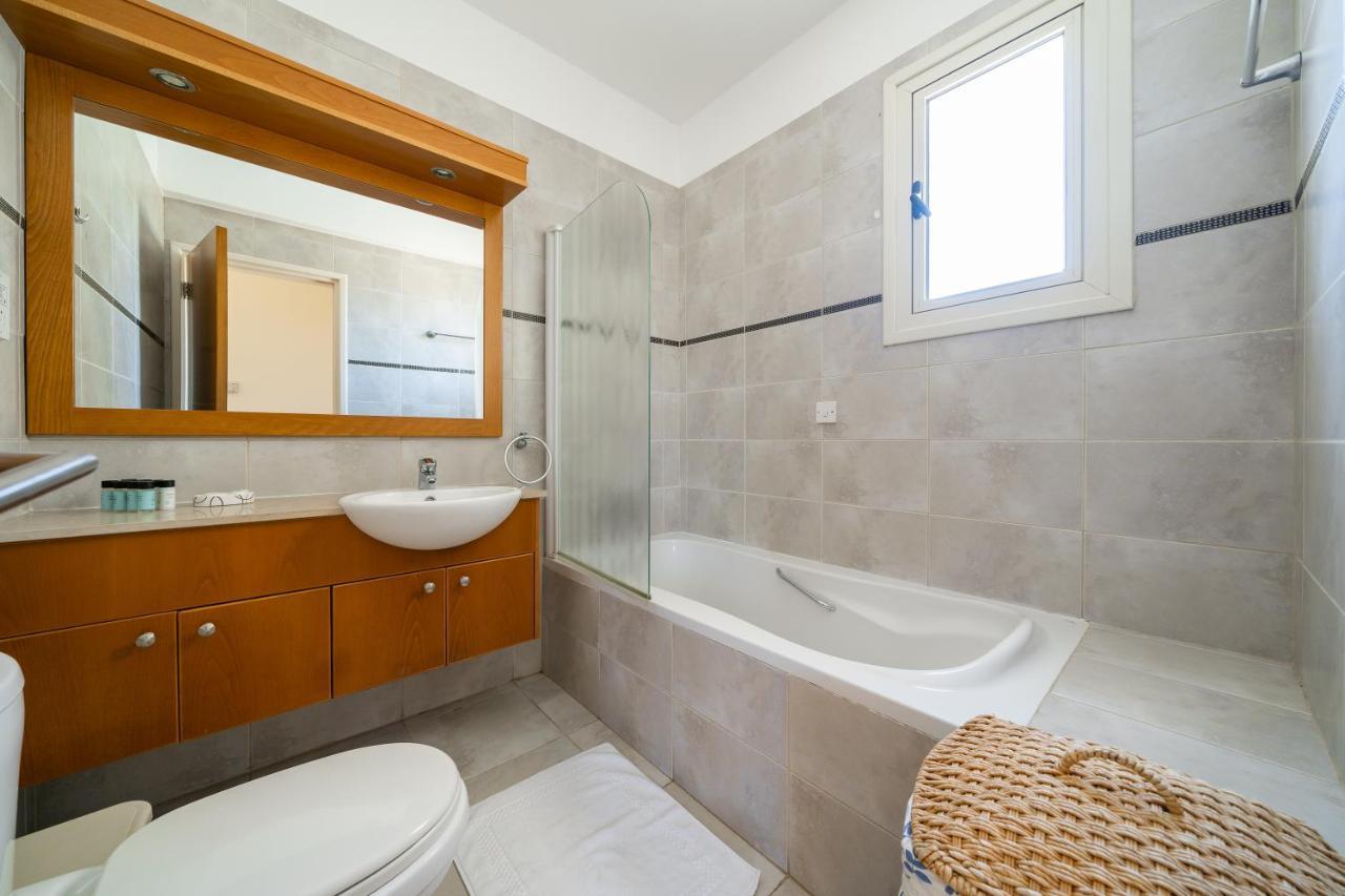 Atlantica 4 Bedroom Villa Near The Beach Protaras Exterior foto